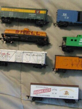 Lot 7 Vintage HO Train ADVERTISING Cars SHELL OIL/COOKIE BOX/HAM/BUDWEISER